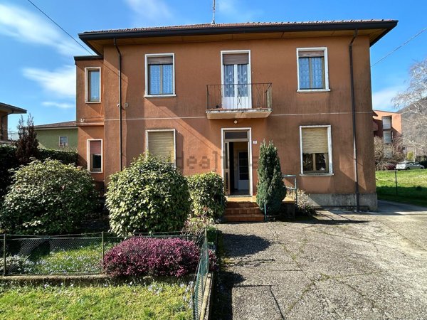 casa indipendente in vendita ad Arcisate