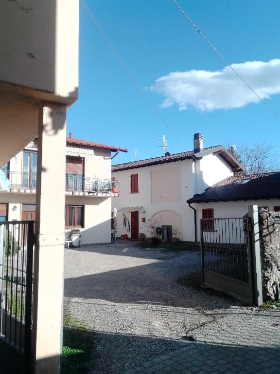 appartamento in vendita ad Arcisate in zona Brenno Useria