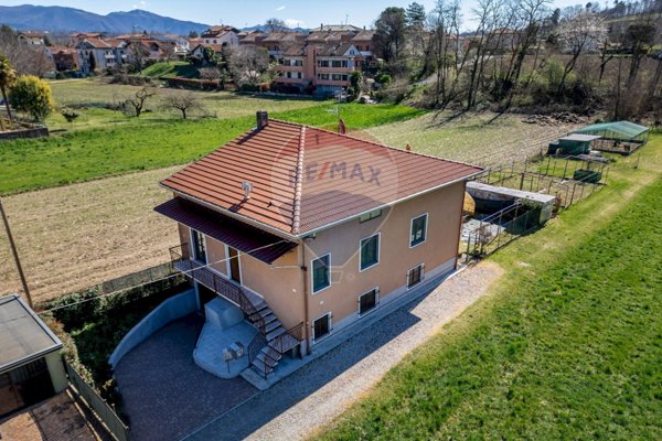 casa indipendente in vendita ad Arcisate