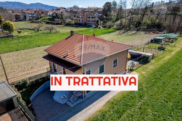 casa indipendente in vendita ad Arcisate