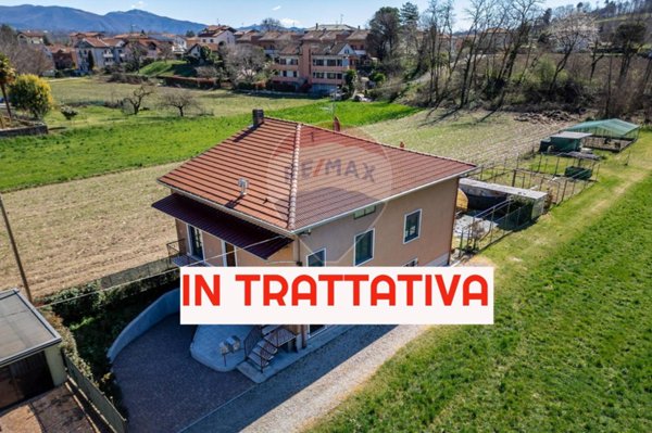 casa indipendente in vendita ad Arcisate