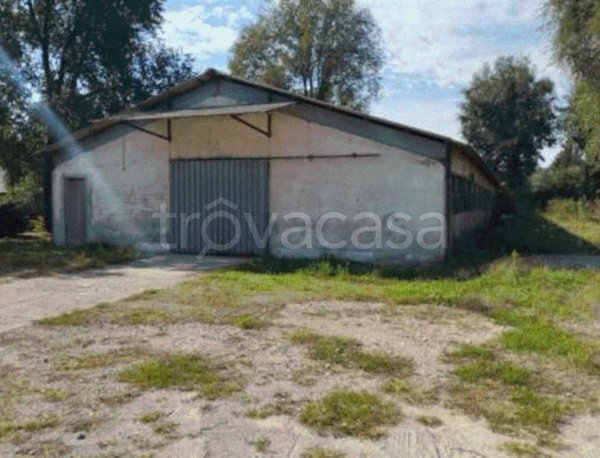 locale di sgombero in vendita ad Arcisate
