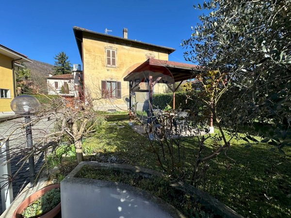 casa indipendente in vendita ad Arcisate
