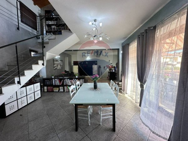 casa indipendente in vendita ad Arcisate in zona Brenno Useria