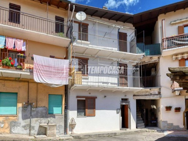 casa indipendente in vendita ad Arcisate