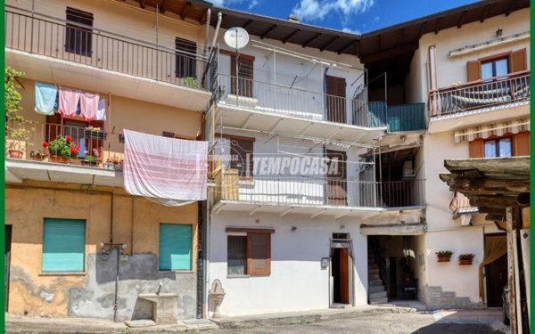 casa indipendente in vendita ad Arcisate