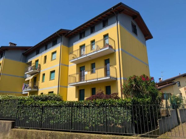 appartamento in vendita ad Arcisate in zona Brenno Useria