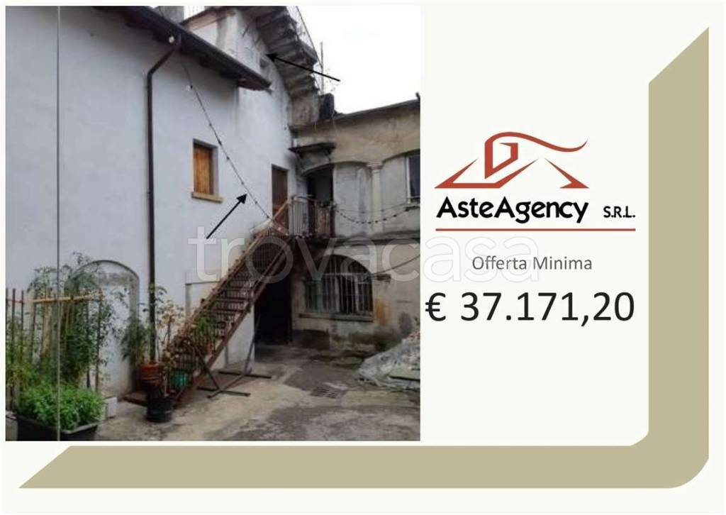 casa indipendente in vendita ad Arcisate