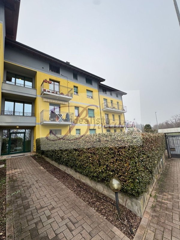 appartamento in vendita ad Arcisate in zona Brenno Useria
