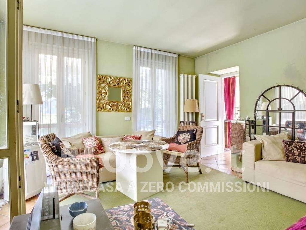 casa indipendente in vendita ad Arcisate in zona Brenno Useria