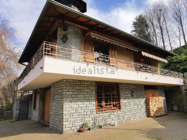 casa indipendente in vendita ad Arcisate