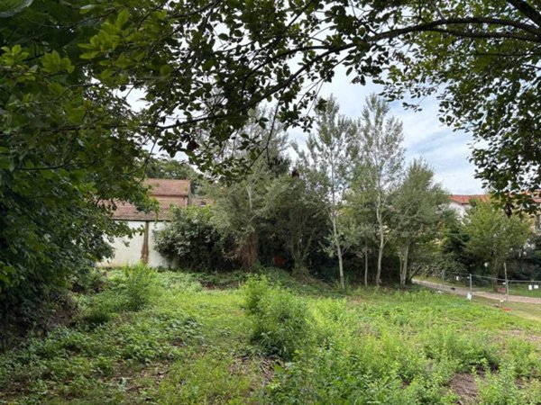 terreno edificabile in vendita ad Arcisate