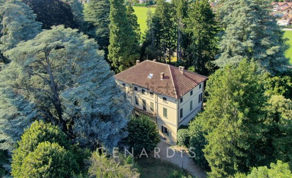 casa indipendente in vendita ad Arcisate