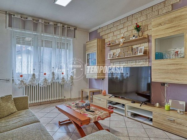 appartamento in vendita ad Arcisate in zona Brenno Useria