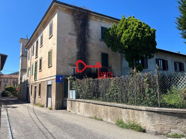 casa semindipendente in vendita ad Arcisate