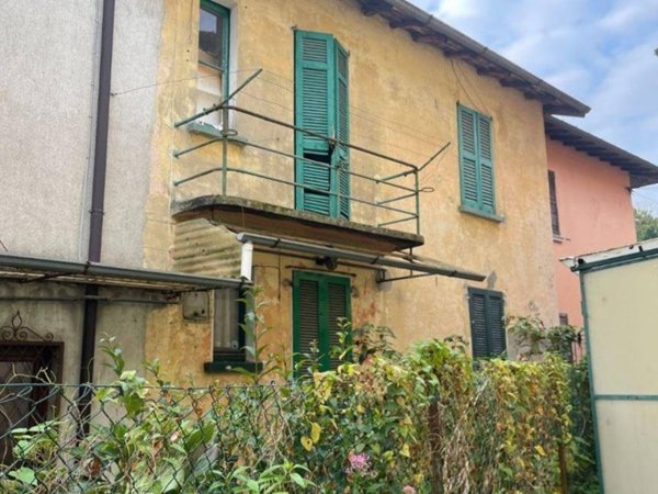 casa indipendente in vendita ad Arcisate