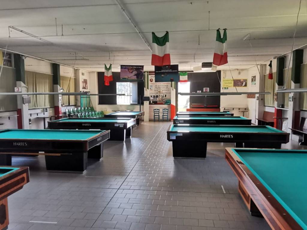 negozio in vendita ad Arcisate