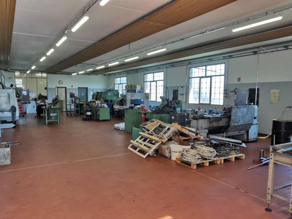 negozio in vendita ad Arcisate