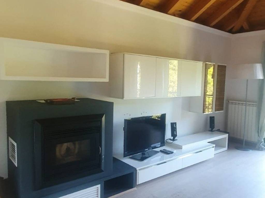 appartamento in vendita ad Arcisate in zona Brenno Useria