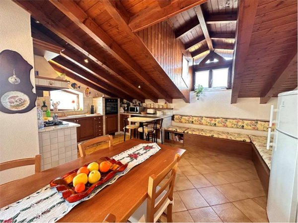 casa indipendente in vendita ad Arcisate