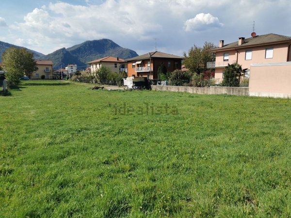 terreno edificabile in vendita ad Arcisate