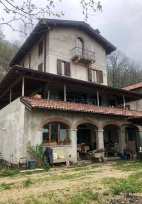 appartamento in vendita ad Arcisate