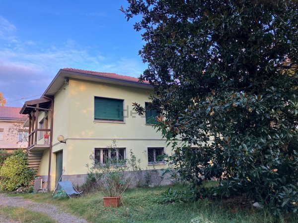 casa indipendente in vendita ad Arcisate
