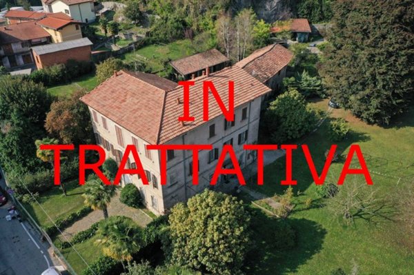 casa indipendente in vendita ad Arcisate in zona Brenno Useria