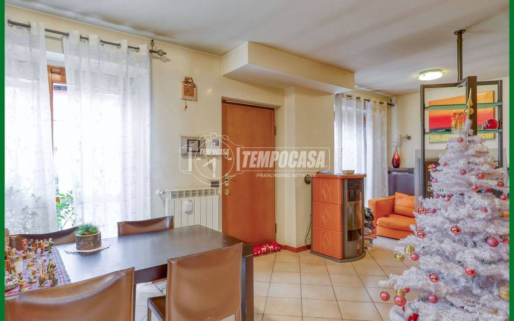 casa indipendente in vendita ad Arcisate