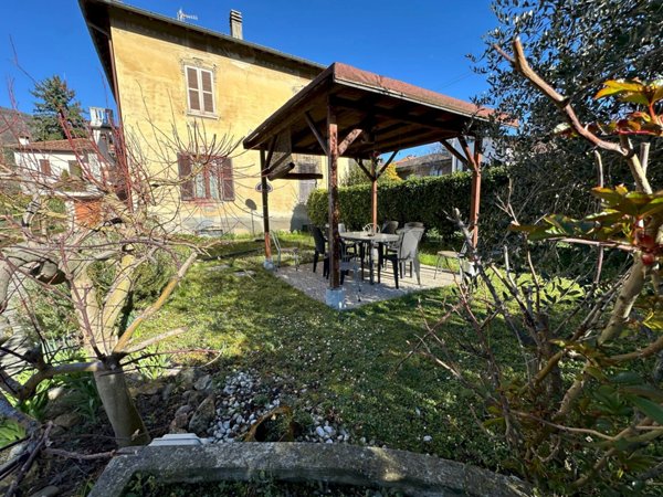 casa indipendente in vendita ad Arcisate