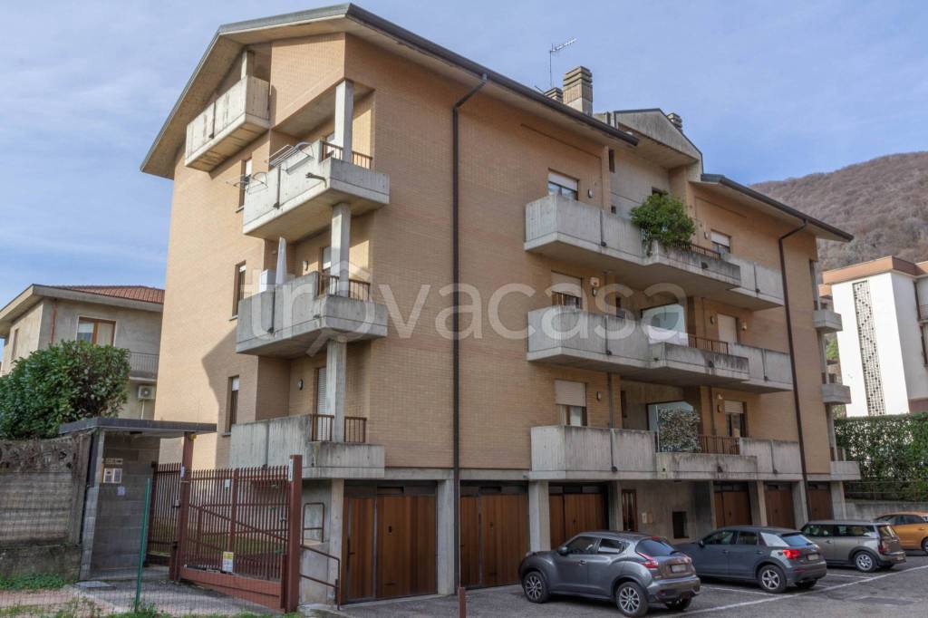 appartamento in vendita ad Arcisate