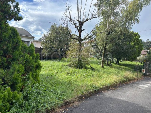 terreno edificabile in vendita ad Arcisate