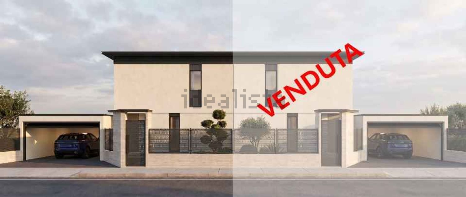 casa indipendente in vendita ad Arcisate in zona Brenno Useria