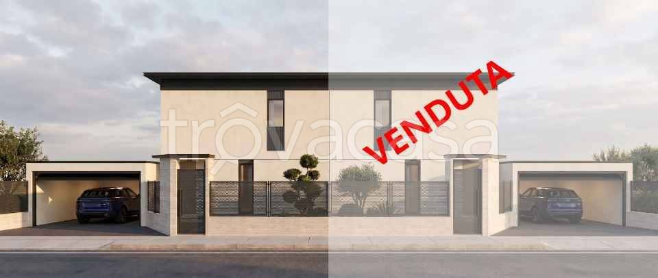casa indipendente in vendita ad Arcisate in zona Brenno Useria