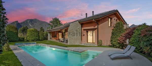 casa indipendente in vendita ad Arcisate