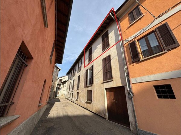 appartamento in vendita ad Arcisate in zona Brenno Useria