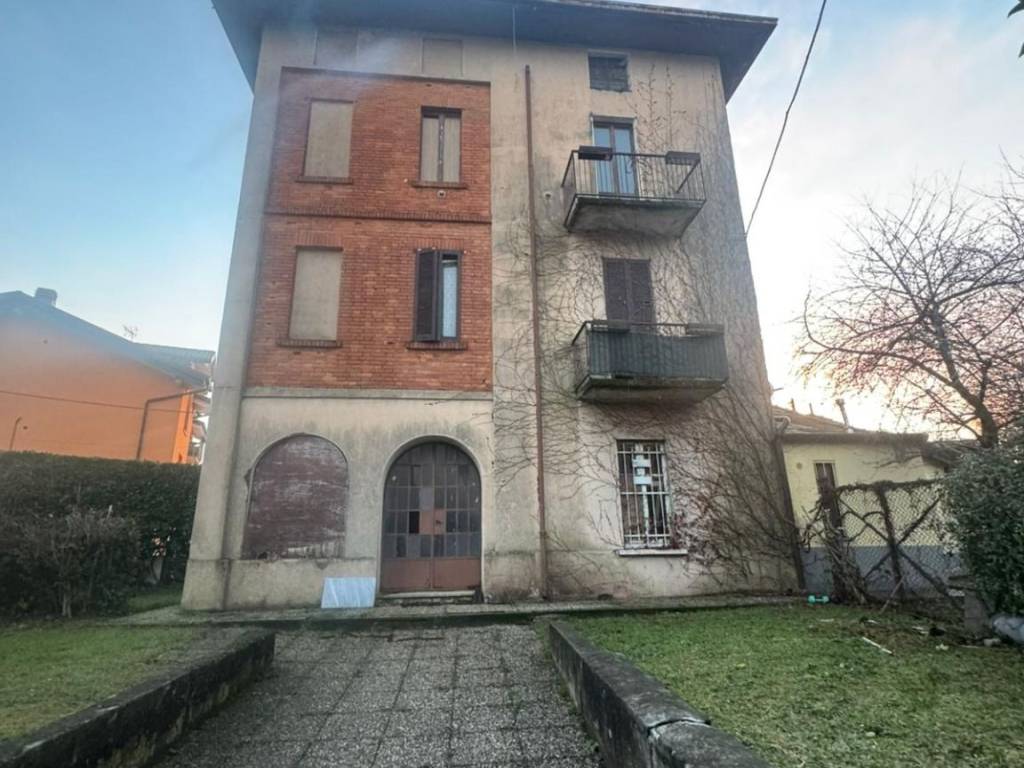 intera palazzina in vendita ad Arcisate