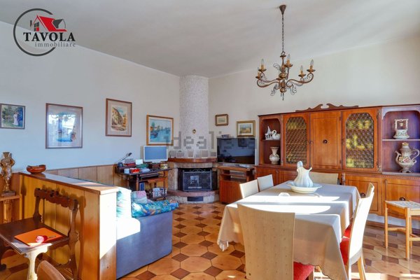 appartamento in vendita ad Arcisate in zona Brenno Useria