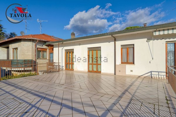 appartamento in vendita ad Arcisate in zona Brenno Useria