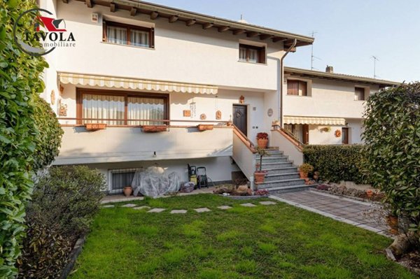 casa indipendente in vendita ad Arcisate