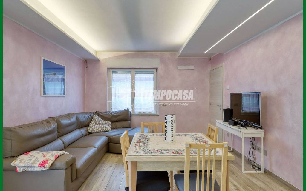 casa indipendente in vendita ad Arcisate in zona Brenno Useria