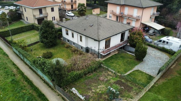 casa indipendente in vendita ad Arcisate