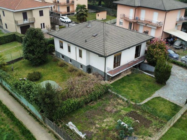 casa indipendente in vendita ad Arcisate