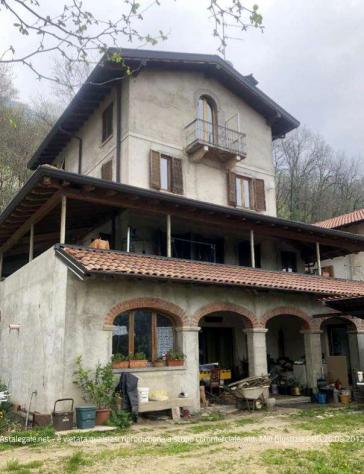 casa indipendente in vendita ad Arcisate