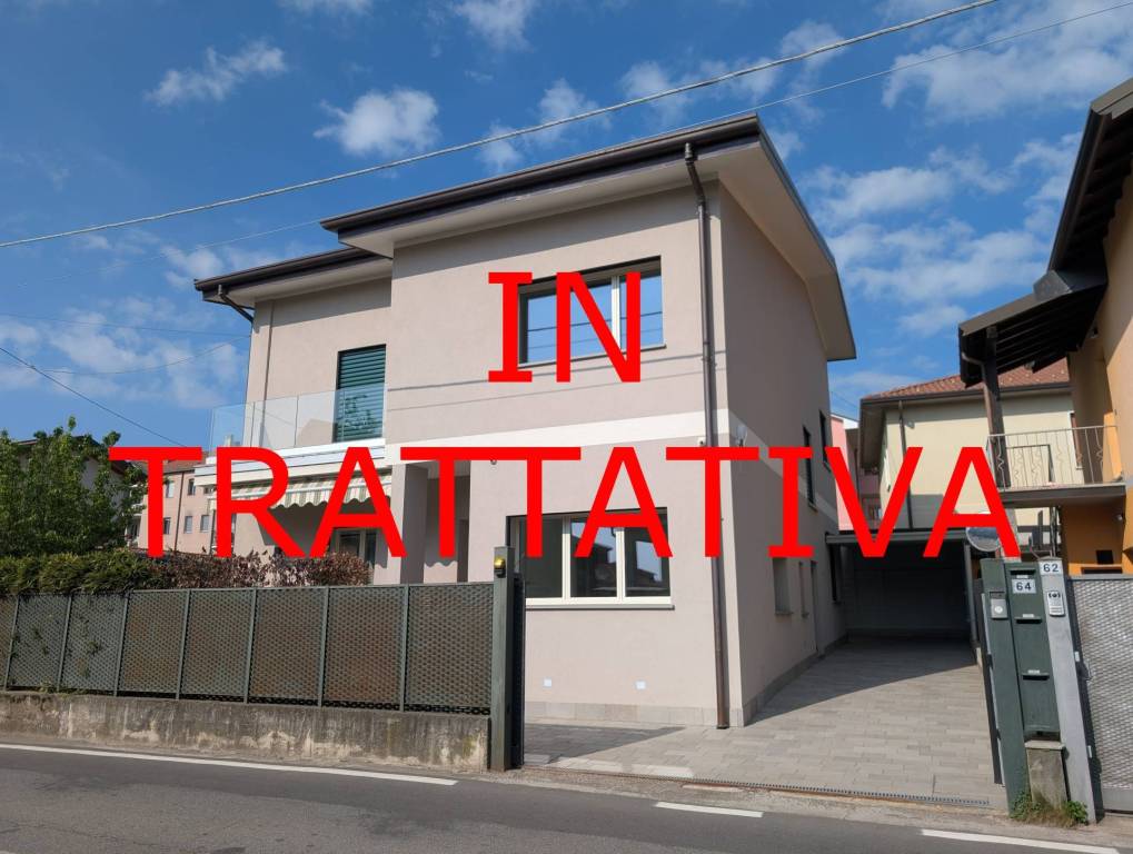 casa indipendente in vendita ad Arcisate