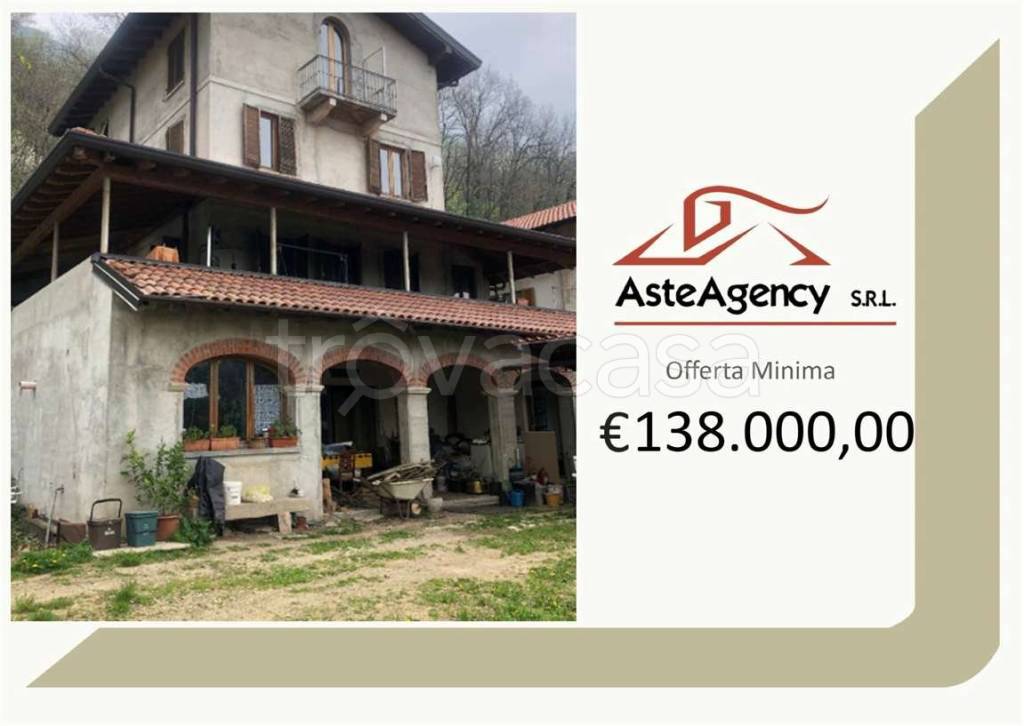 casa indipendente in vendita ad Arcisate