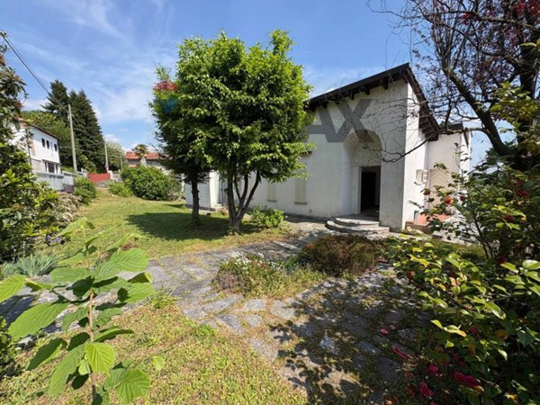 casa indipendente in vendita ad Arcisate
