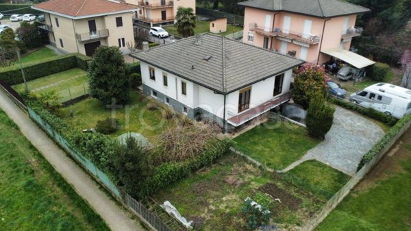 casa indipendente in vendita ad Arcisate