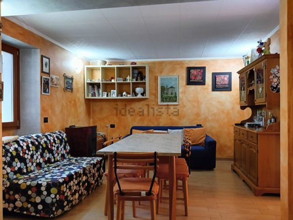 appartamento in vendita ad Arcisate in zona Brenno Useria
