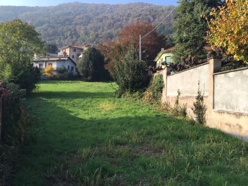 terreno edificabile in vendita ad Arcisate